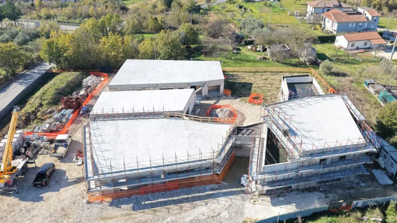 Complesso scolastico di Macchia d'Isernia, vista aerea del cantiere