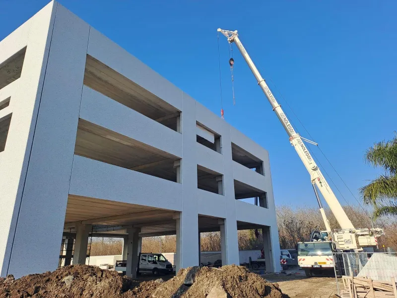 Istituto Giordano – fase di lavorazione in cantiere